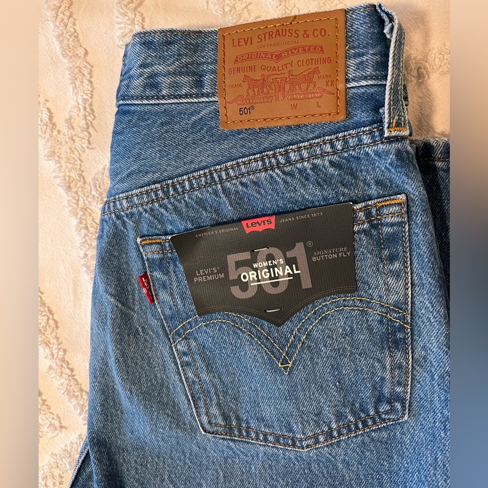 Levi’s 501 Original Straight Leg 27x30 High Rise Jeans 100% Cotton Button Fly
